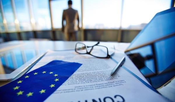 Uniunea Europeană angajează. Candidaţii selectaţi vor câştiga peste 5.000 de euro lunar