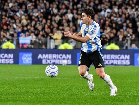 Julian Alvarez, de la Atletico Madrid, este vedeta naţionalei de fotbal a Argentinei