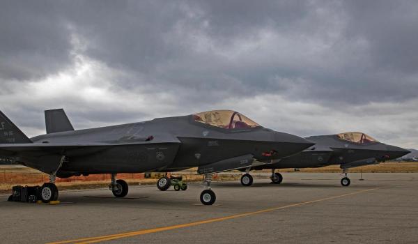 Rusia a trimis cinci avioane în largul coastelor Alaska. Reacţia armatei americane