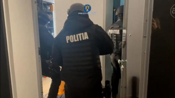 Audieri pentru 21 de persoane după perchezițiile din dosarul meciurilor suspectate că ar fi fost aranjate