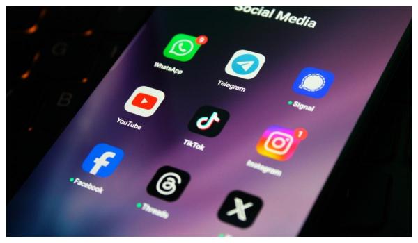 A şasea ţară din Europa care interzice utilizarea reţelelor de socializare în rândul copiiilor sub 15 ani