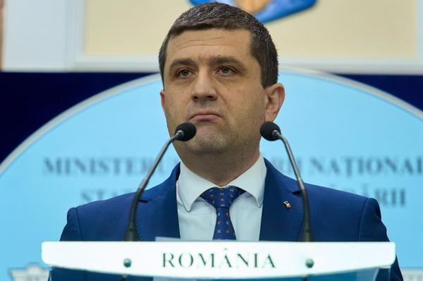 Radu Miruţă: România este o ţară sărăcită. Unii certaţi cu şcoala au împărțit bani în stânga și-n dreapta