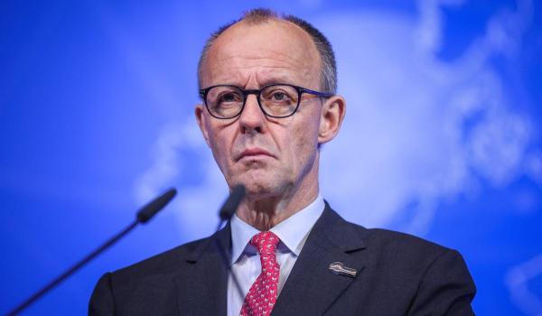 Statele Unite şi Europa, din ce în ce mai distante. Germania insistă pentru o "autonomie sporită"