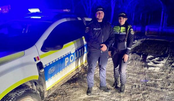 Bărbat din Dâmboviţa, salvat dintr-o casă în flăcări de doi polițiști care treceau prin zonă