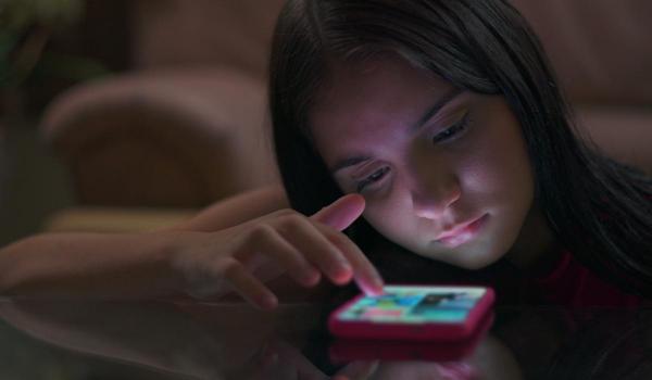 Trei surori s-au aruncat de la balcon, după ce tatăl le-a confiscat telefoanele din cauza unui joc, în India