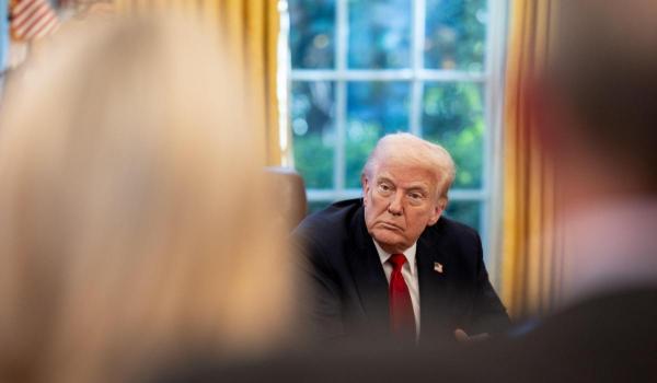 WSJ: "Consilieri ai lui Donald Trump îi cer să pună capăt războiului din Iran, de teama reacţiilor politice"