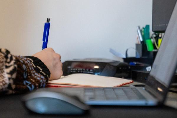 România rămâne la coada UE în privința utilizării serviciilor publice online, conform Eurostat