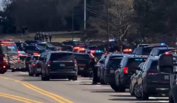 Schimb de focuri la o sinagogă din SUA. Atacatorul a fost împușcat mortal