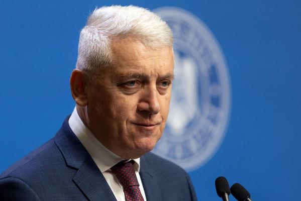 Țuțuianu, surprins de angajările de la AEP: Un absolvent de teologie ar fi cel mai bun pe informatică