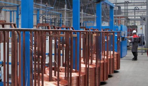 O fabrică din Mureş caută ingineri pe salarii nete de la 8.000 de lei. Cazarea, plătită de angajator