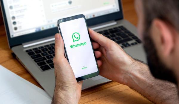 Un cunoscut lanț de magazine permite tinerilor să aplice la joburi direct prin WhatsApp