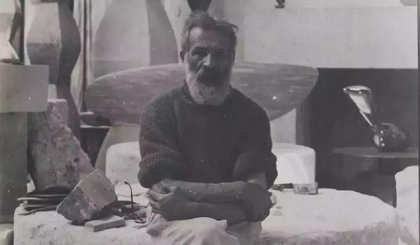 Pe 16 martie 1957 s-a stins din viaţă sculptorul român Constantin Brâncuşi