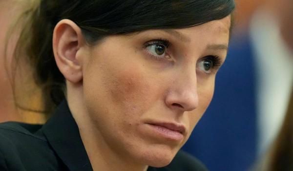 "Soție devenită văduvă neagră". Şi-a ucis soţul, apoi a publicat o carte pentru copii despre suferinţă