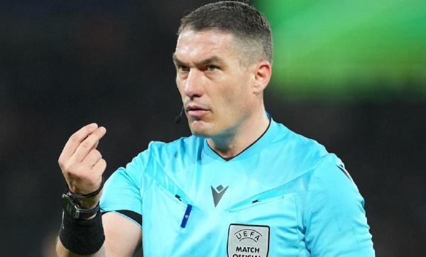 Istvan Kovacs arbitrează returul dintre Roma şi Bologna, din Europa League
