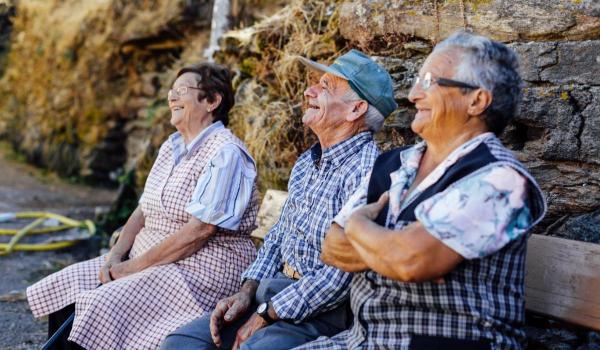 Românii mai trăiesc doar 13 ani de viaţă sănătoasă după 50 de ani