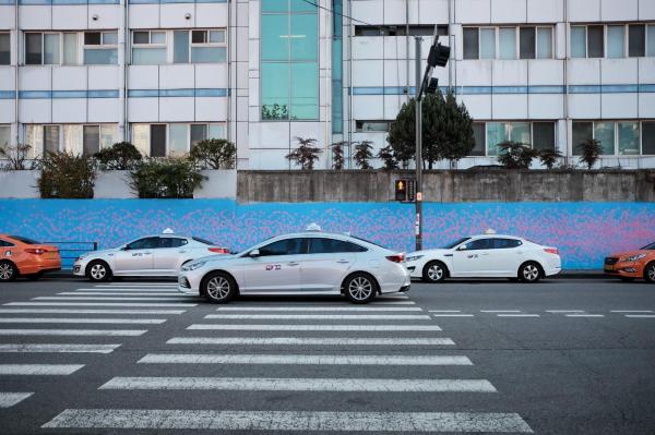 Ce se întâmplă dacă parchezi lângă trecerea de pietoni