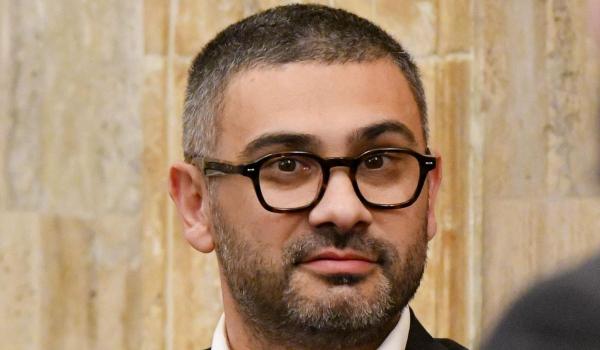 Cota muncitorilor străini, redusă de ministrul Muncii. Patronatele făceau presiuni pentru mai mulți angajați