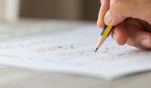 Simulare BAC 2026, subiecte la Matematică. Elevii au avut la dispoziţie 3 ore pentru a rezolva exerciţiile