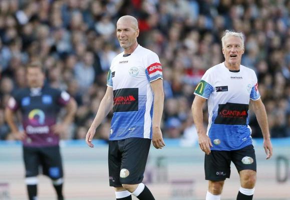Zinedine Zidane ar urma să-i ia locul lui Didier Deschamps, pe banca naţionalei de fotbal a Franţei