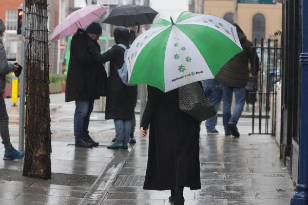 Informare meteo de vânt de peste 80 km/h la munte și ploi moderate până duminică