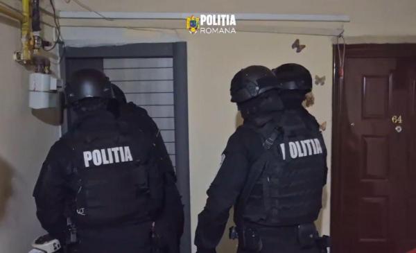 Au plătit scump, după ce s-au lăsat păcăliţi de farmecele unei videochatiste din Capitală