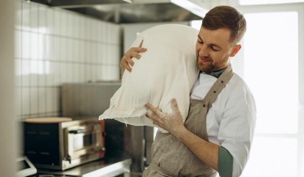 Industria care are nevoie urgentă de 1.800 de angajaţi în ţară. Doar la Sibiu se caută 400 de oameni