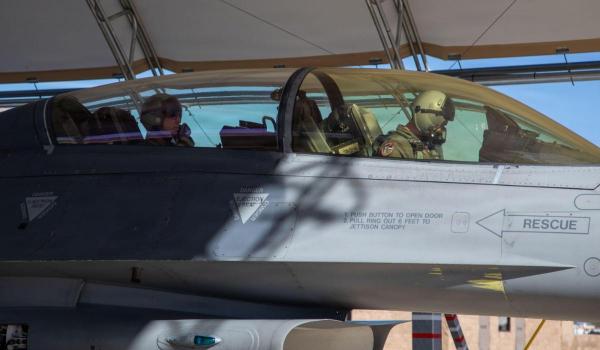 SUA și Canada ridică de la sol avioane de vânătoare pentru a intercepta aeronave ruseşti lângă Alaska