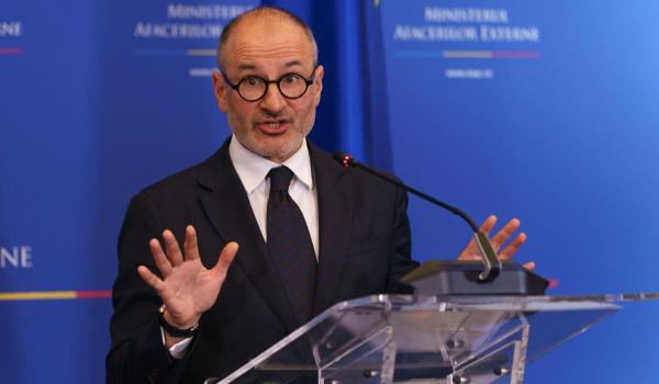 MAE: 14.000 de români în zona de conflict din Orientul Mijlociu. Zbor pregătit pentru cei blocaţi în Qatar