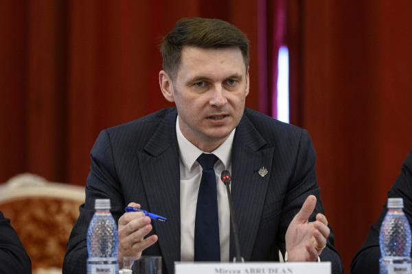 Replica PNL după ce Grindeanu a spus că "sunt foarte multe motive" pentru demiterea lui Bolojan