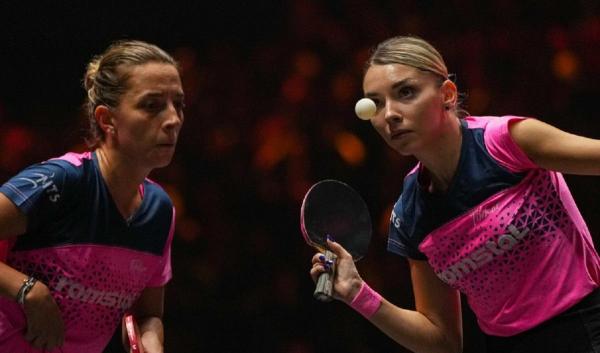 Eliza Samara şi Bernadette Szocs