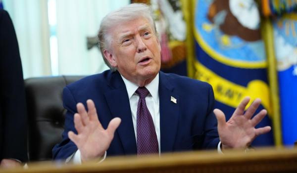 La câteva ore de la anunțarea Bibliotecii Trump, președintele susține că nu crede în construirea de biblioteci