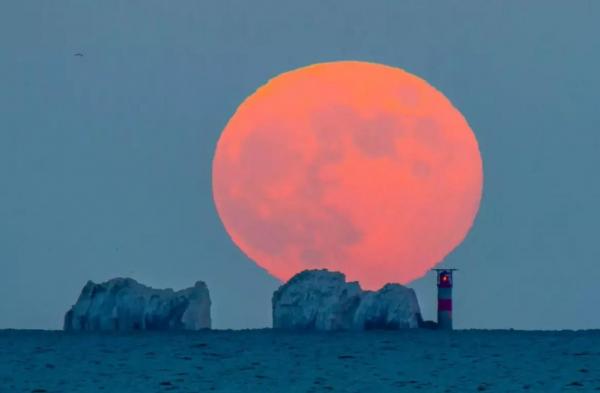 Luna Roz, pe 2 aprilie 2026. Ce vom vedea pe cer