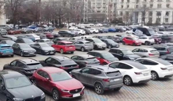 Producția de autoturisme din România a scăzut în martie cu 4,5%. Au crescut în schimb înmatriculările