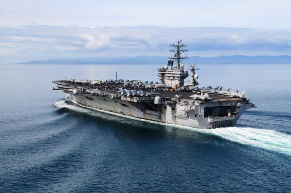 Primele petroliere, interceptate de Marina americană. Europa riscă o penurie "sistemică" de kerosen