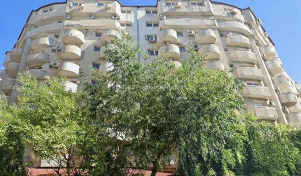 Un bloc din centrul Bucureștiului a fost scos integral la vânzare. Care este preţul cerut