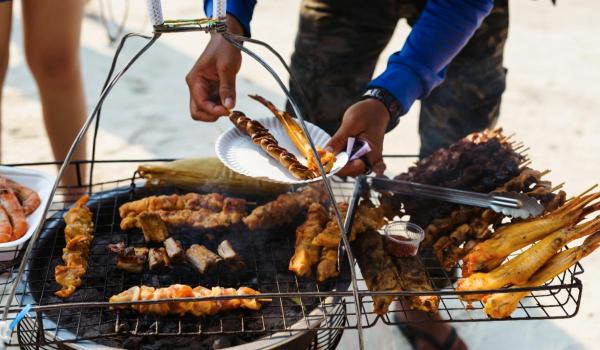 O turistă din UK a plătit peste 1.700 € pentru un kebab pe o plajă din Rio de Janeiro