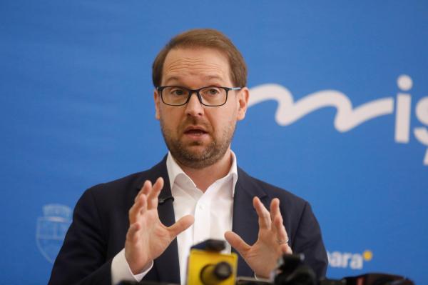 ICCJ a respins cererea lui Dominic Fritz de revizuire în procesul cu ANI privind conflictul de interese