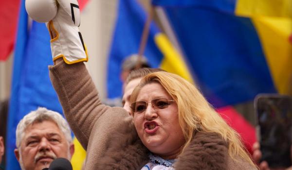 Șoșoacă acuză o "coaliție ascunsă" AUR-PSD înainte de moțiune: De ani de zile vă spun că AUR este copilul PSD