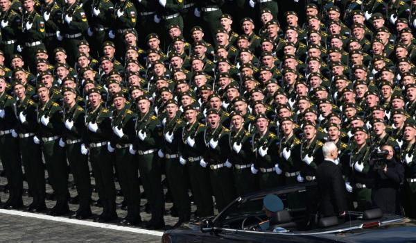 Rusia anunţă tradiţionala parada militară din Piaţa Roşie, dar fără echipament militar