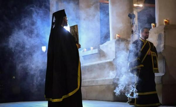 Program de Paşte 2026 la patriarhie. Când incep deniile. Când se ia Lumina în noaptea de Înviere