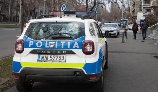 Maşină a Poliţiei Române