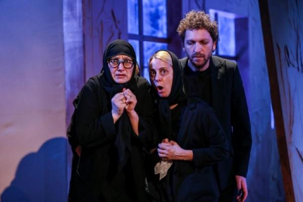 Piesa de teatru "Moroi şi păpădii" se joacă marţi, 7 aprilie, la Teatrul Naţional Bucureşti