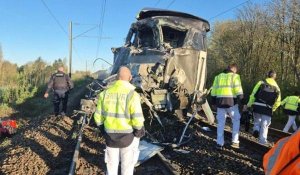 Un TGV a lovit un convoi al armatei franceze: un mort și 27 de răniți
