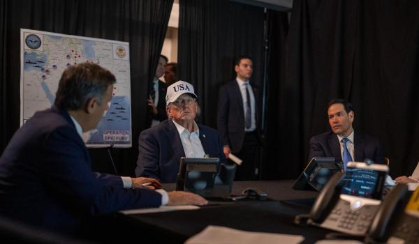 Armistiţiul cu Iranul îi oferă lui Trump o cale de ieşire din război, dar preţul plătit este mare