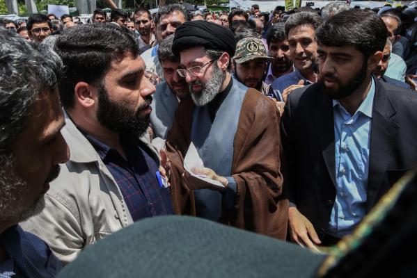 Iranul trimite o nouă ofertă de negocieri către SUA, prin Pakistan. Trump, într-o bătălie legală cu Congresul