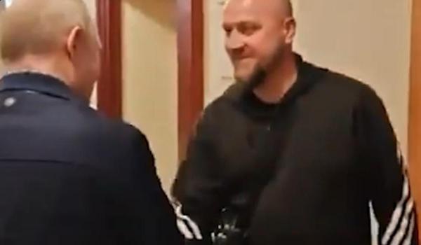 Scenetele lui Vladimir Putin. E acuzat că a regizat întâlniri cu "oameni obișnuiți", de teama unui asasinat