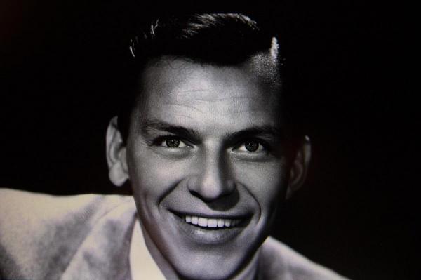 Pe 14 mai 1998 se stingea din viaţă cântăreţul şi actorul american Frank Sinatra