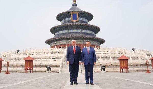 Xi Jinping l-a dus pe Donald Trump să vadă celebrul Templu al Cerului. Reacţia localnicilor curioşi