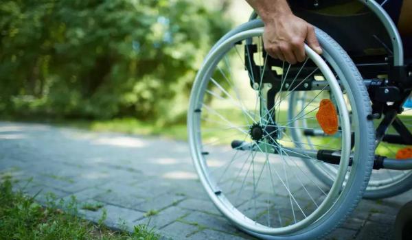 Proiect-pilot în Capitală: Taxiuri adaptate pentru persoanele cu dizabilități locomotorii