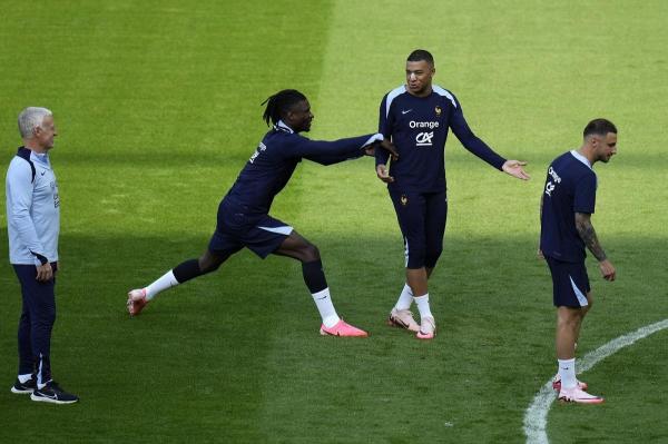 Didier Deschamps nu l-a oprit pe Eduardo Camavinga, de la Real Madrid, în lotul pentru Campionatul Mondial